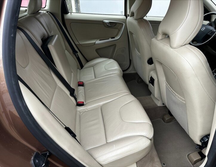 Volvo XC60 SUV / Terénní 2,4 l 136 kw