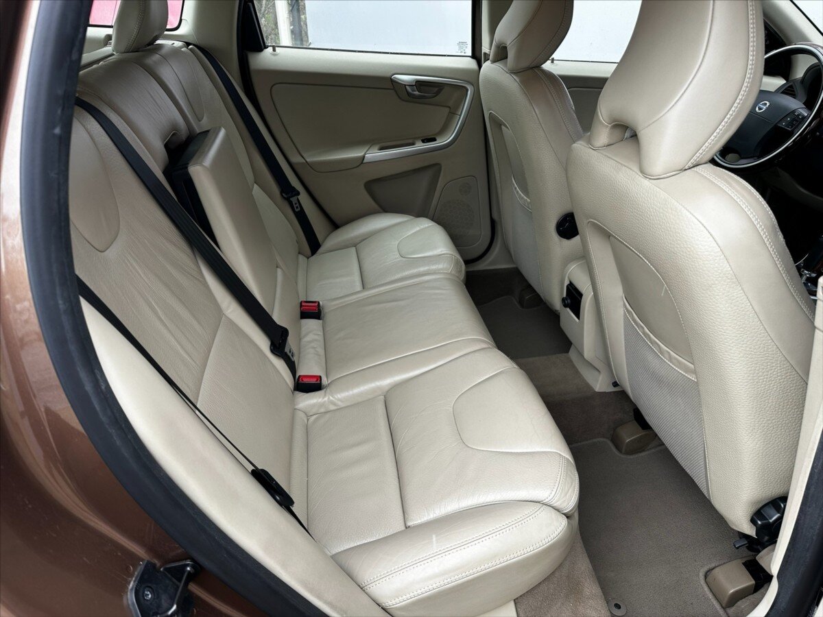 Volvo XC60 SUV / Terénní 2,4 l 136 kw