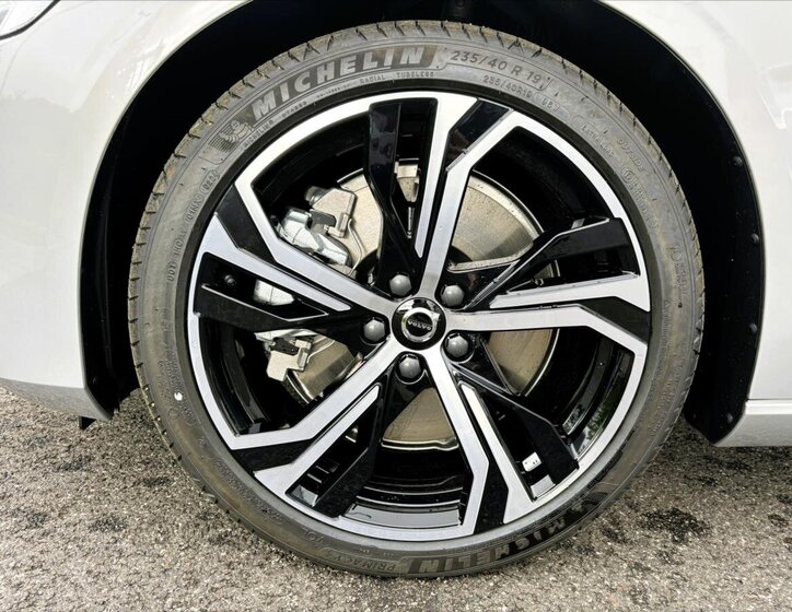 Volvo V60 Kombi 2,0 l 327 kw