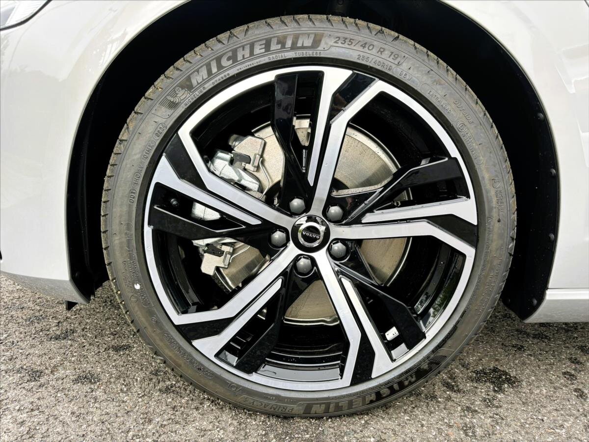 Volvo V60 Kombi 2,0 l 327 kw