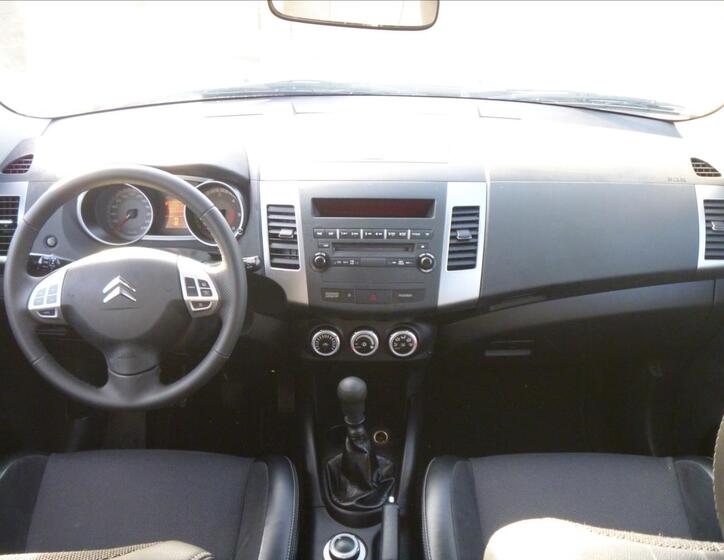 Citroën C-Crosser 12