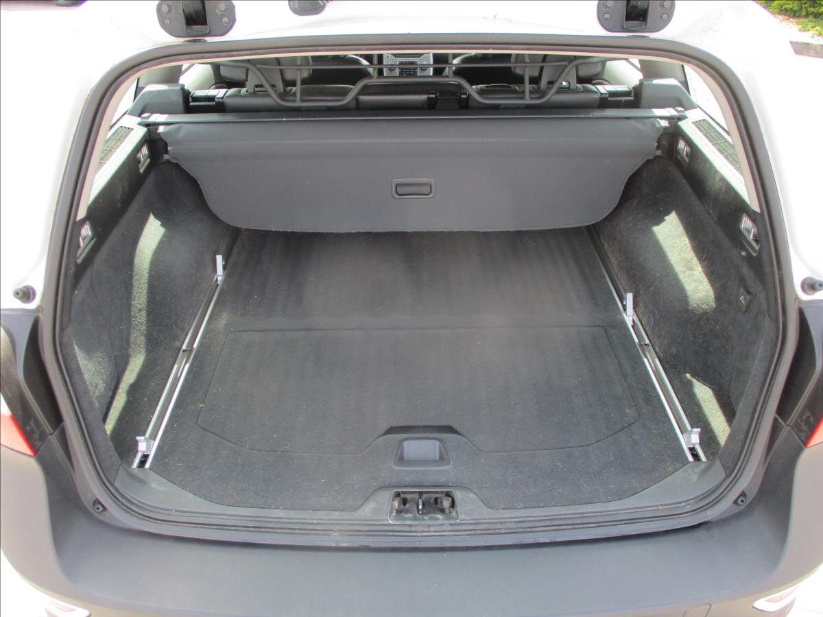 Volvo XC70 Kombi 2,4 l 120 kw