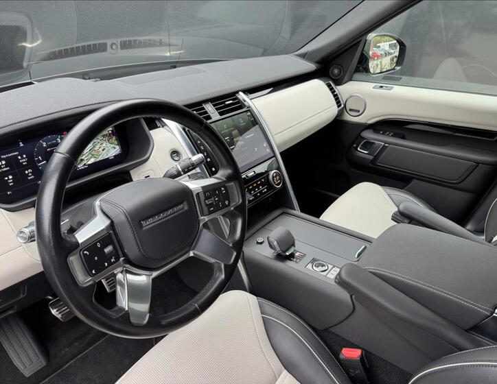 Land Rover Discovery 9