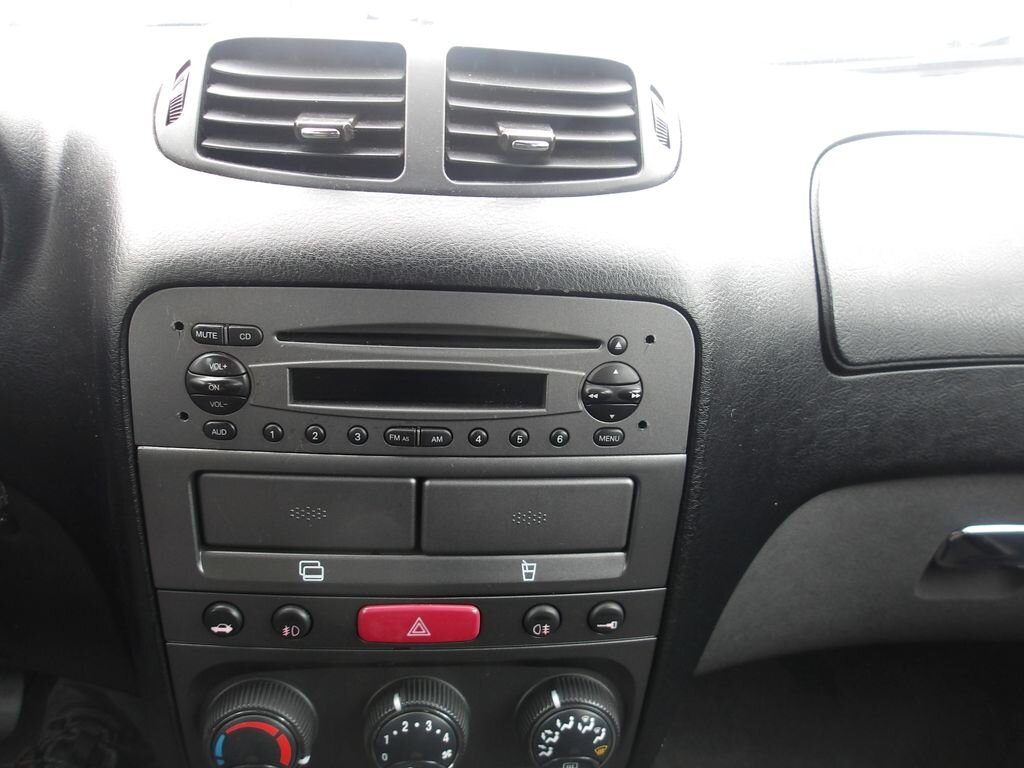 Alfa Romeo 147 Hatchback 1,6 l 77 kw