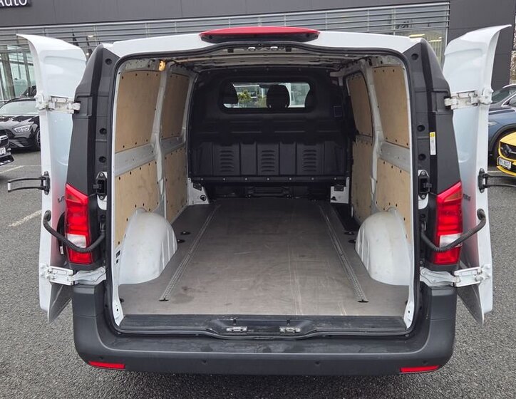 Mercedes-Benz Vito Skříň 2,0 l 120 kw