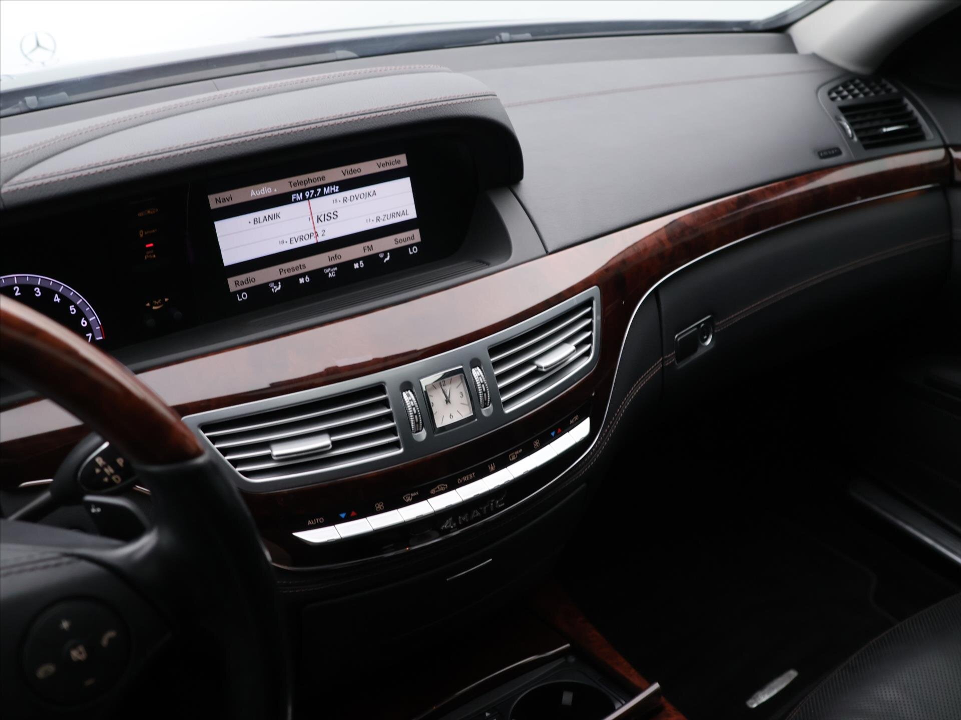 Mercedes-Benz Třídy S Sedan / Limuzína 4,7 l 320 kw