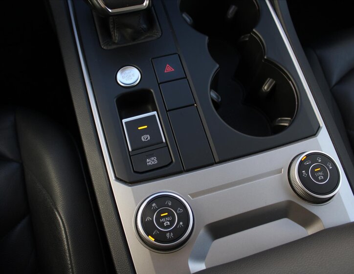 Volkswagen Touareg SUV / Terénní 3,0 l 170 kw