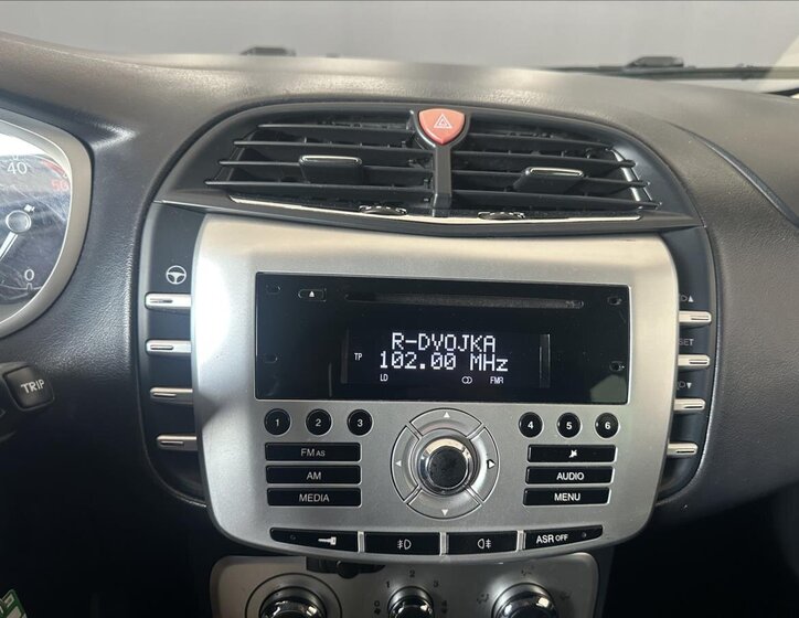 Lancia Delta Hatchback 1,6 l 88 kw