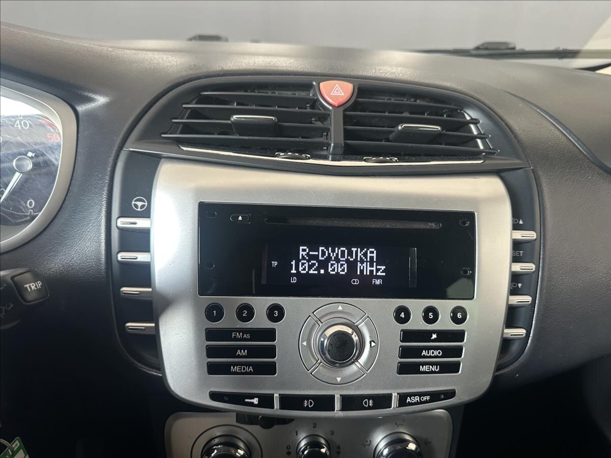 Lancia Delta Hatchback 1,6 l 88 kw