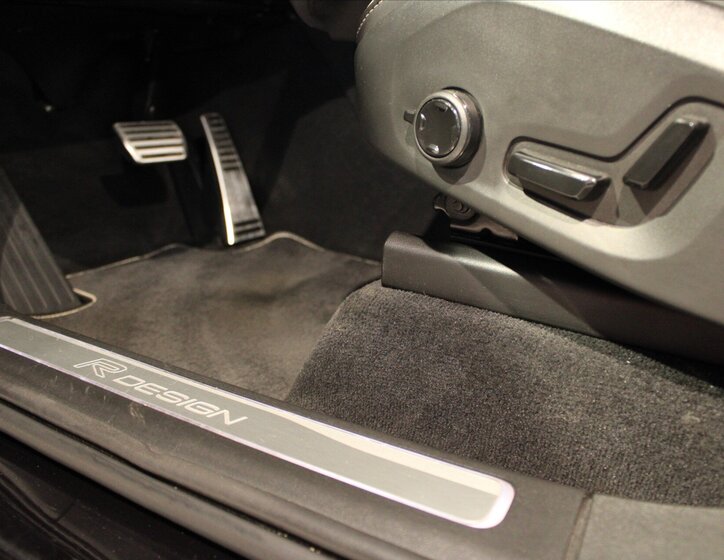 Volvo XC90 SUV / Terénní 2,0 l 173 kw