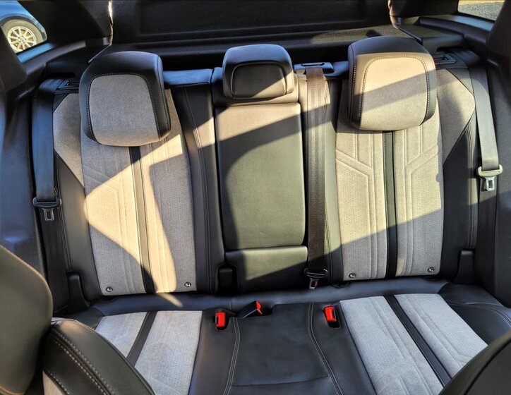 Peugeot 3008 SUV 1,6 l 133 kw