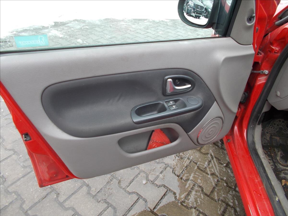 Renault Thalia Sedan / Limuzína 1,1 l 55 kw