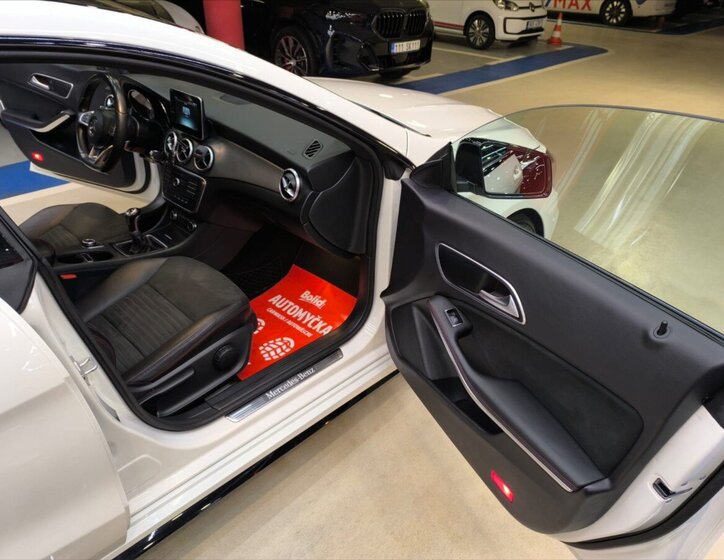 Mercedes-Benz CLA 13