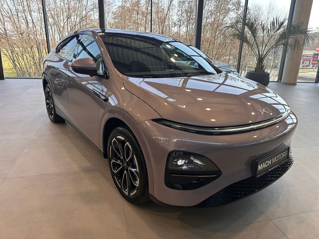 Ostatní Ostatní SUV / Terénní 0,0 358 kw