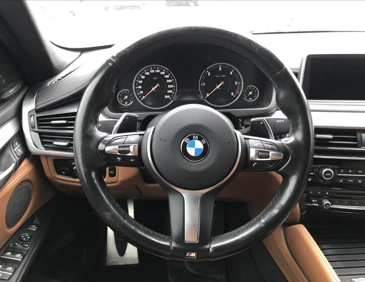 BMW X6 Sedan / Limuzína 3,0 l 190 kw