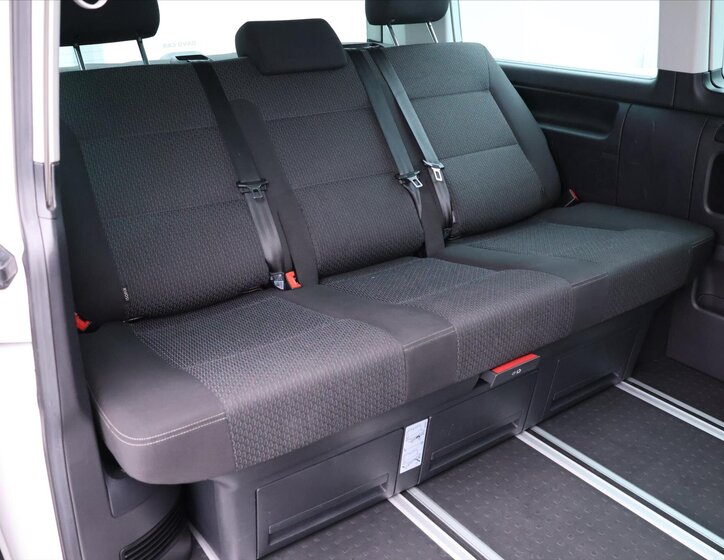 Volkswagen California 12