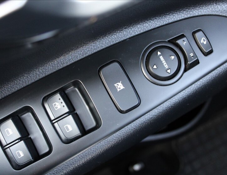 KIA Stonic Hatchback 1,2 l 61 kw