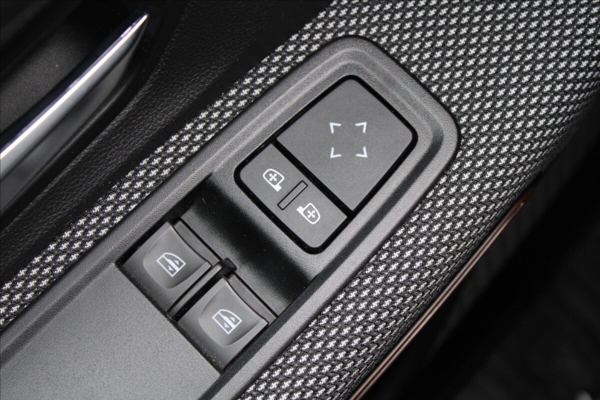 Dacia Sandero Hatchback 999,0 67 kw