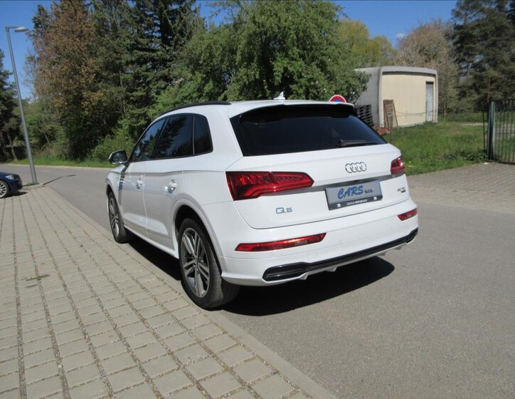 Audi Q5 SUV / Terénní 2,0 l 140 kw