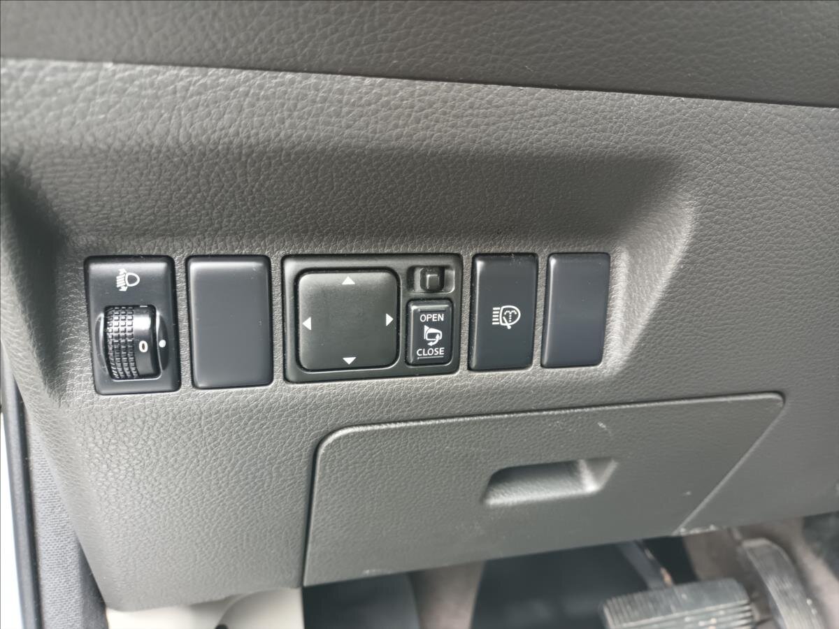 Nissan X-Trail SUV / Terénní 2,5 l 121 kw