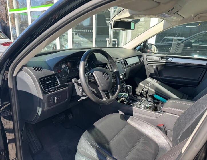 Volkswagen Touareg 16