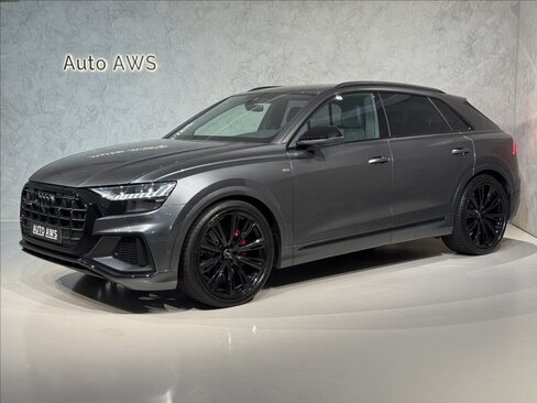 Audi Q8 SUV / Terénní 3,0 l 210 kw