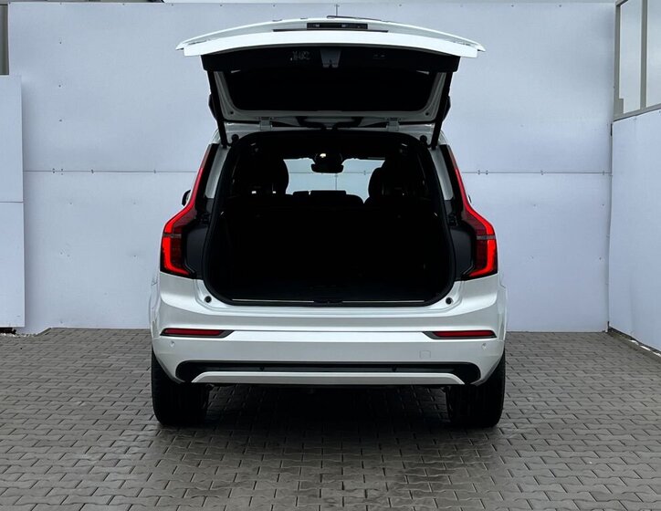 Volvo XC90 SUV 2,0 l 335 kw