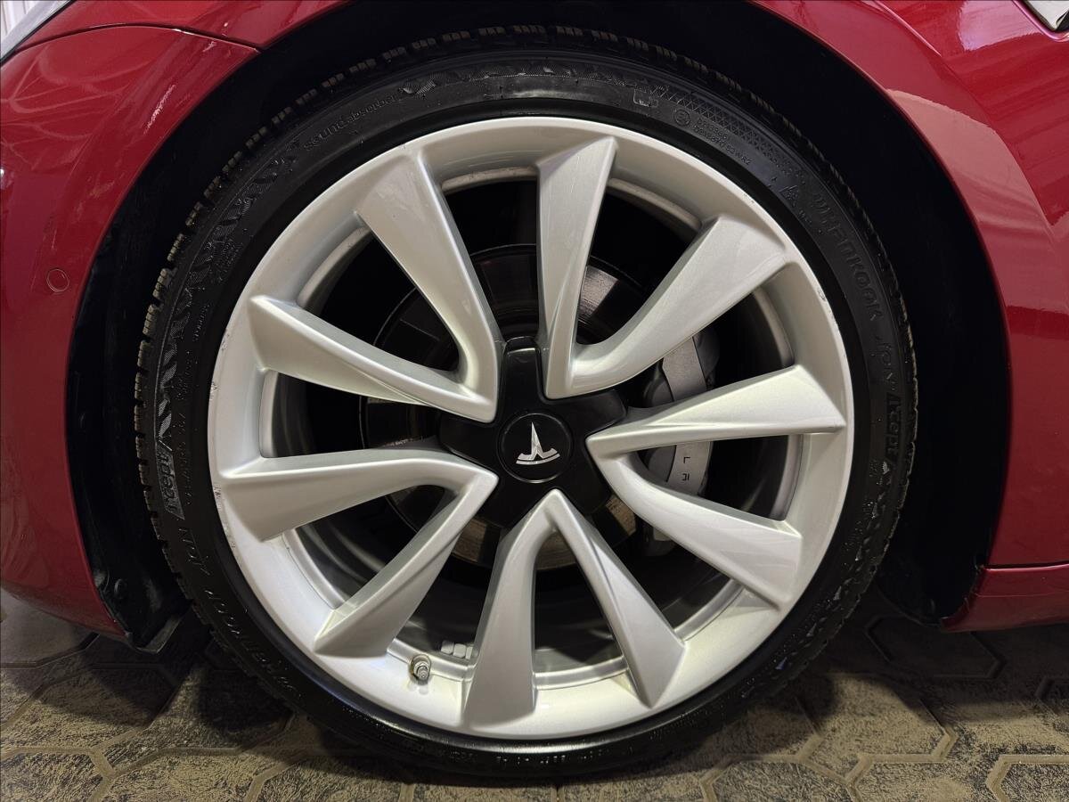 Tesla Model 3 Liftback 0,0 324 kw
