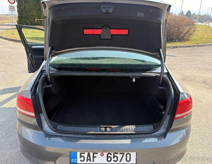Volkswagen Passat Sedan / Limuzína 0,0 110 kw