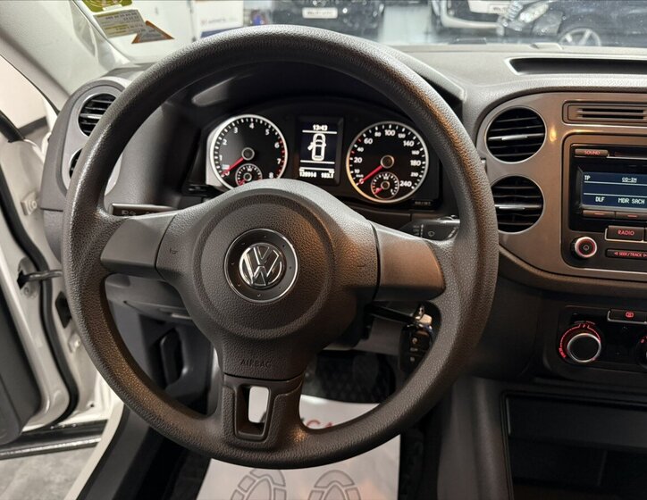 Volkswagen Tiguan 8