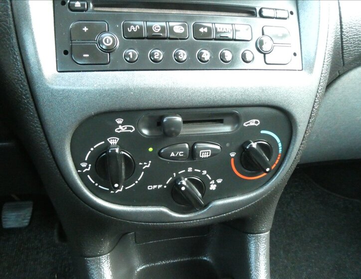 Peugeot 206 Hatchback 1,6 l 80 kw