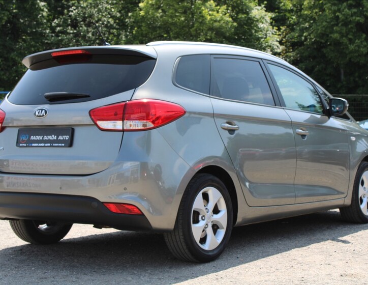 KIA Carens 5