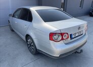 Volkswagen Jetta Sedan / Limuzína 1,9 l 77 kw