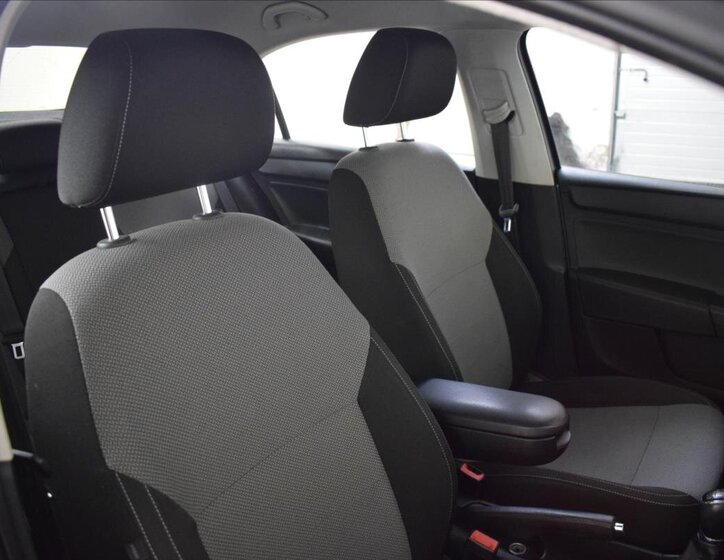 Škoda Rapid Liftback 1,2 l 77 kw