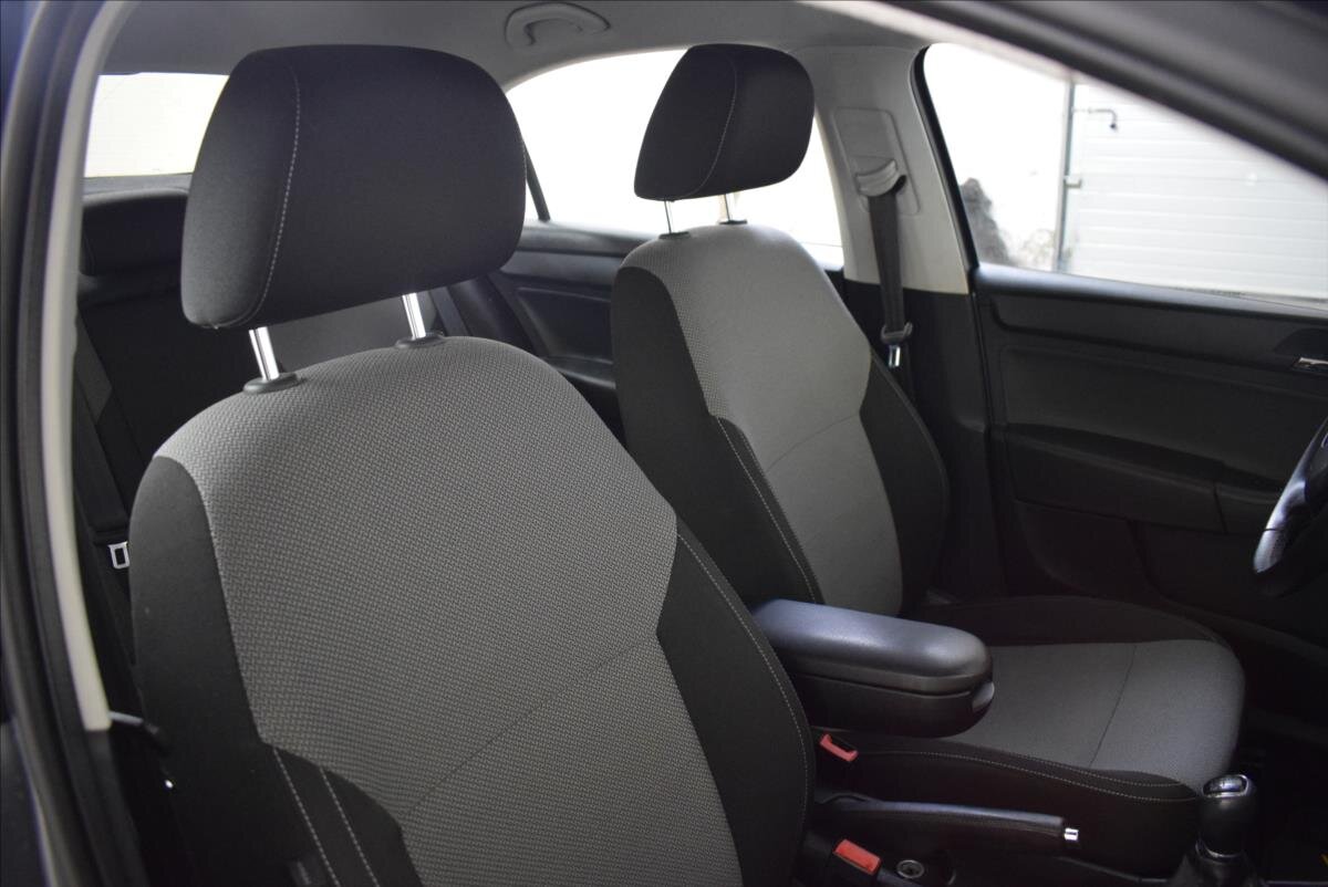 Škoda Rapid Liftback 1,2 l 77 kw