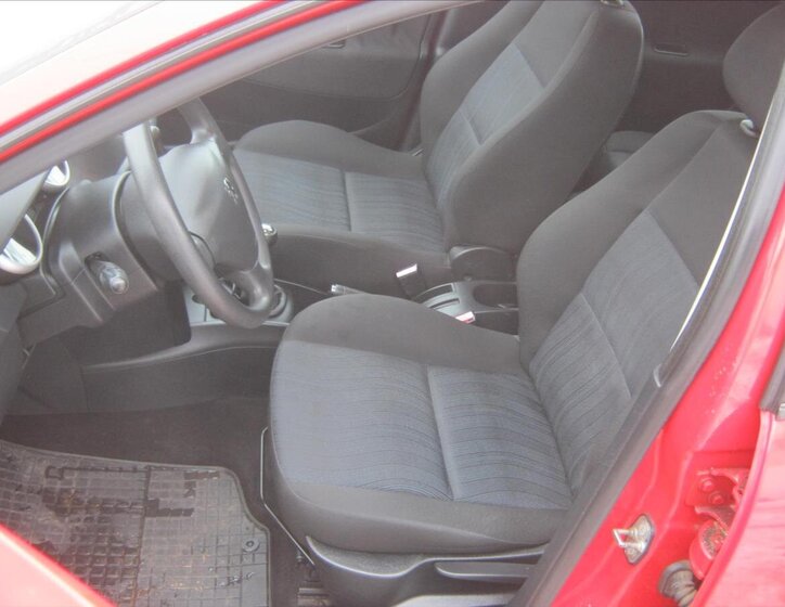 Peugeot 207 Kombi 1,4 l 54 kw