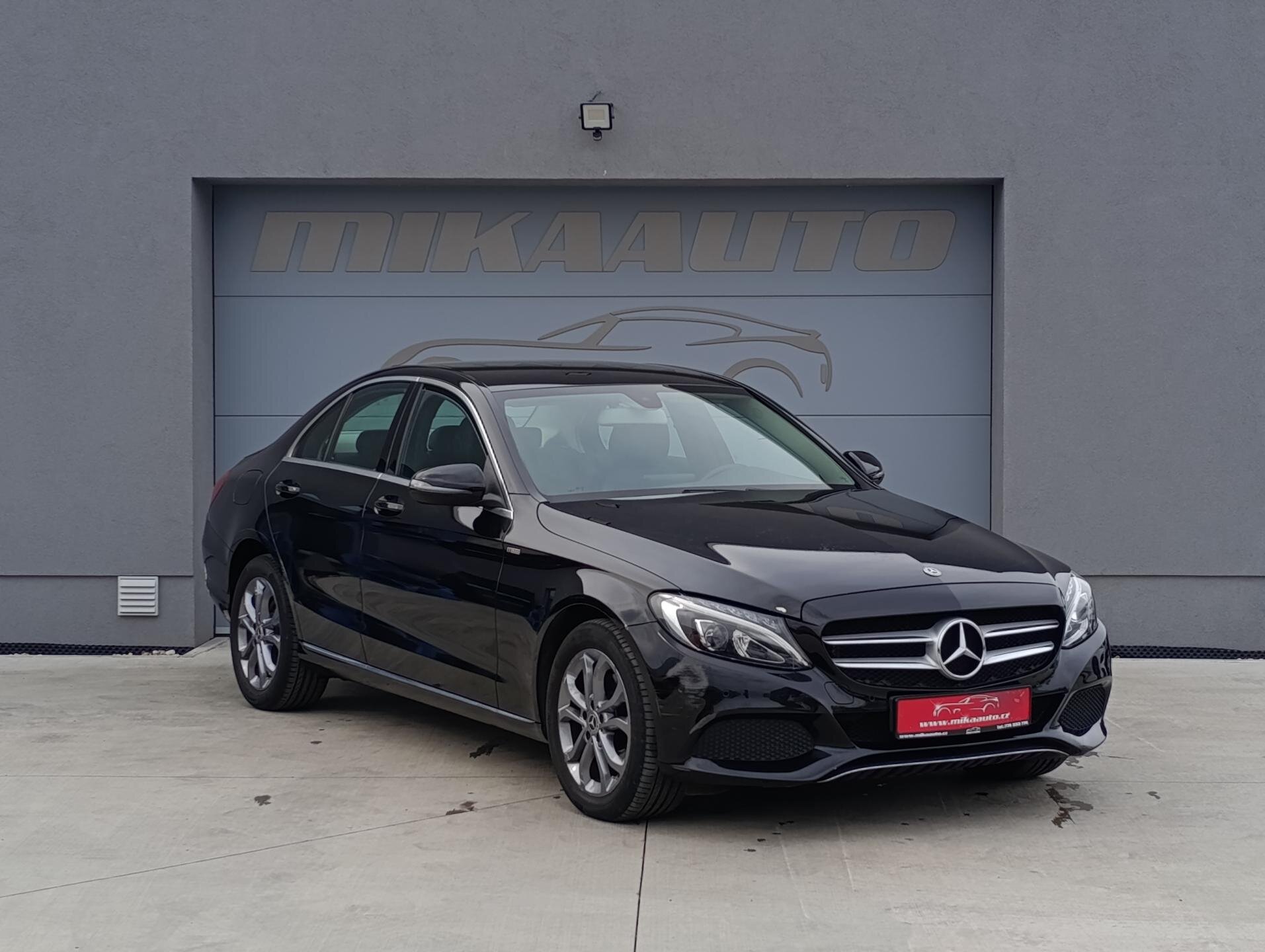 Mercedes-Benz Třídy C Sedan / Limuzína 2,1 l 125 kw