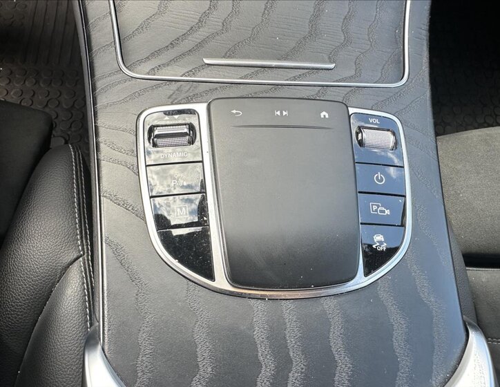 Mercedes-Benz GLC 13