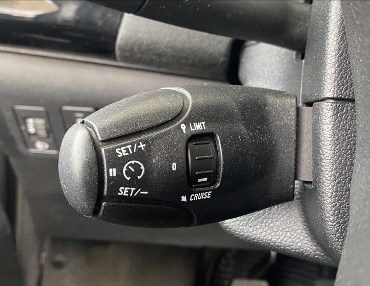 Peugeot 301 Sedan 1,2 l 53 kw