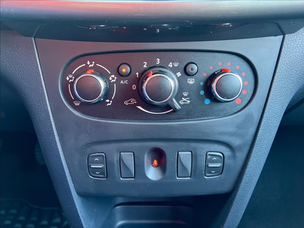 Dacia Sandero Hatchback 1,1 l 55 kw