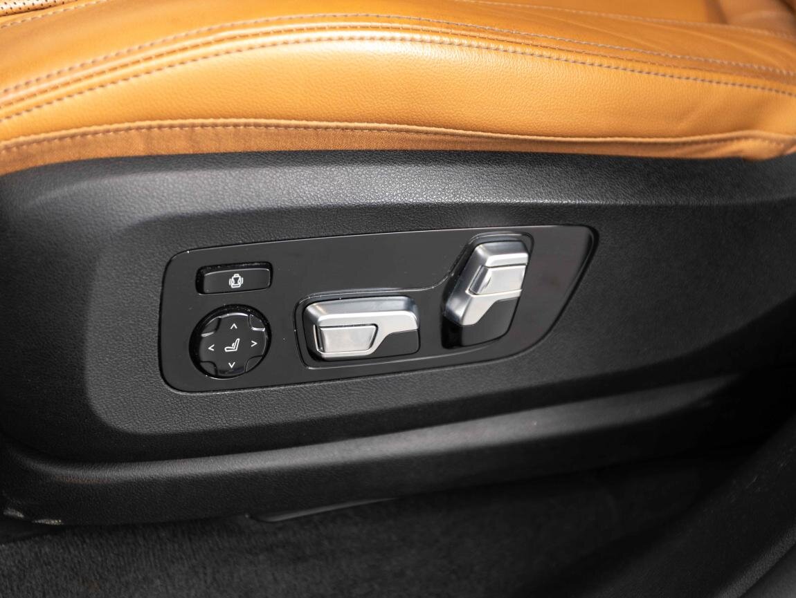 BMW X5 SUV 3,0 l 250 kw