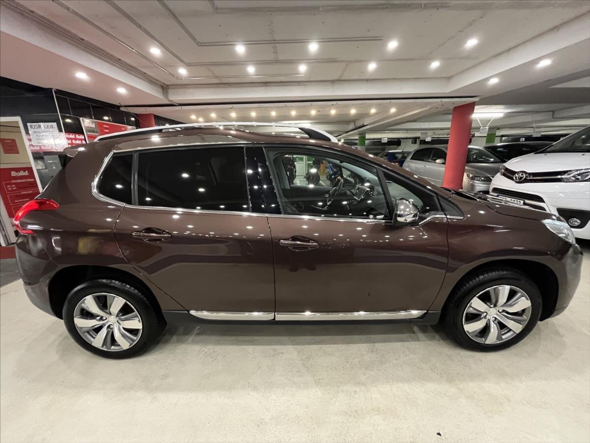 Peugeot 2008 MPV 1,2 l 60 kw
