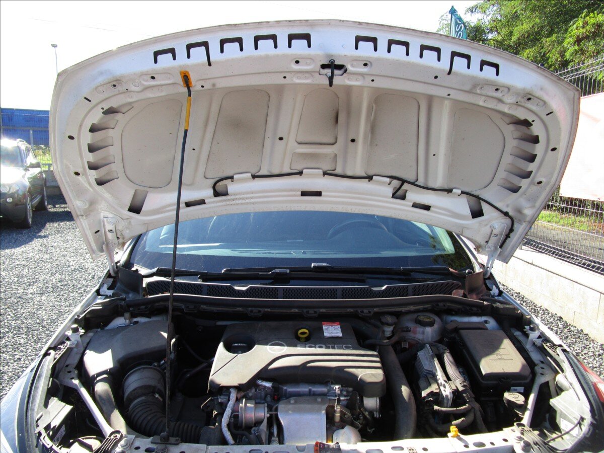 Opel Astra Hatchback 999,0 77 kw