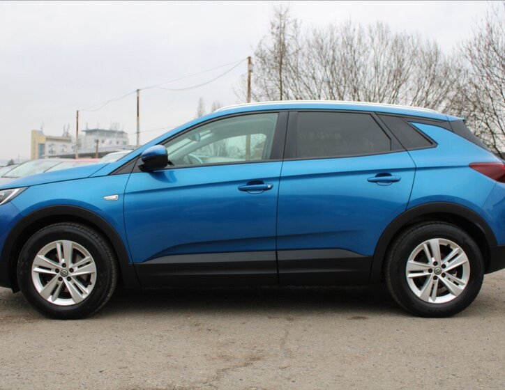 Opel Grandland X SUV 1,2 l 96 kw