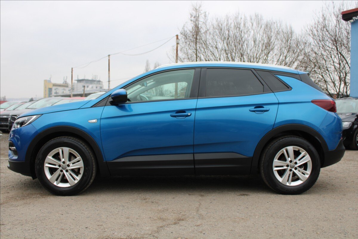 Opel Grandland X SUV 1,2 l 96 kw