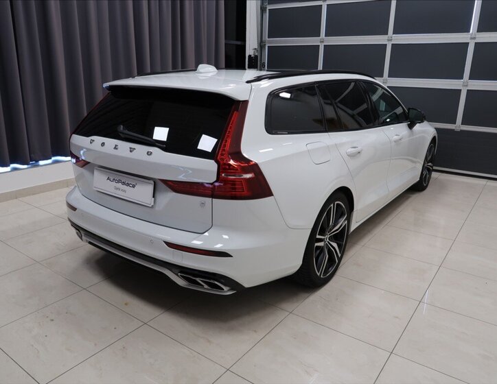 Volvo V60 Kombi 2,0 l 140 kw