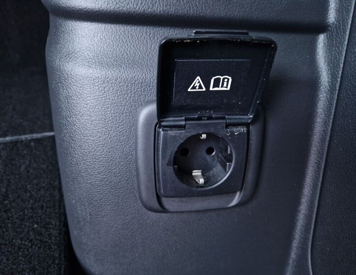 Mitsubishi Outlander SUV 2,4 l 165 kw