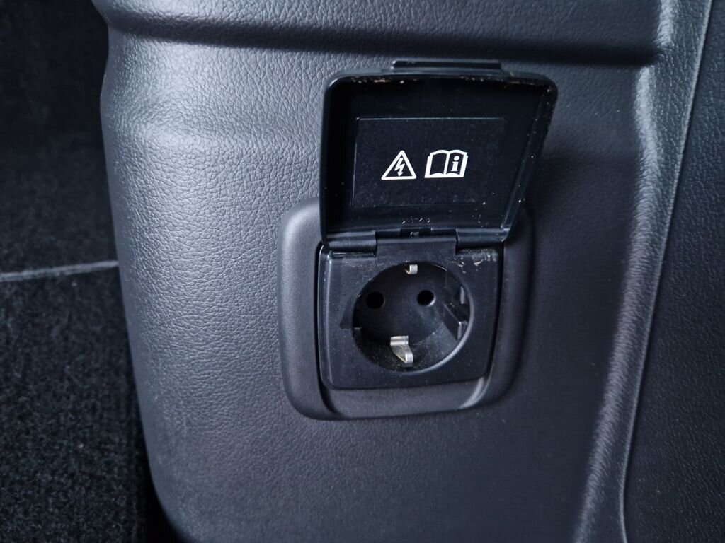 Mitsubishi Outlander SUV 2,4 l 165 kw