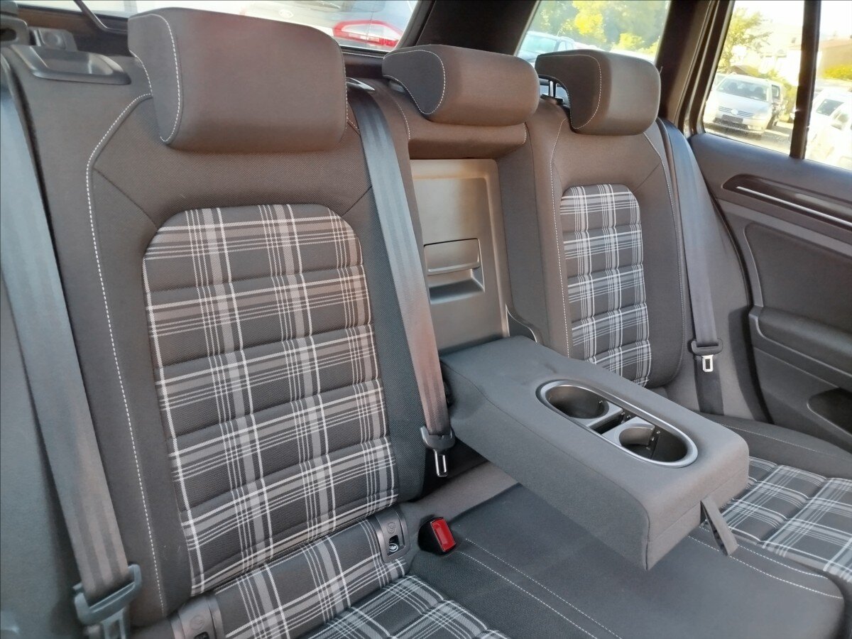 Volkswagen Golf Kombi 2,0 l 135 kw