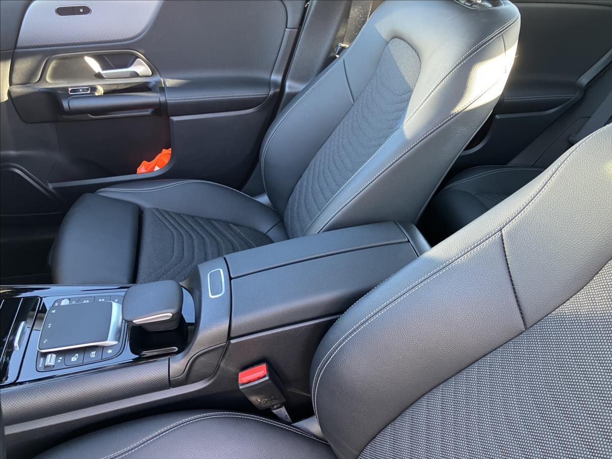 Mercedes-Benz Třídy B Hatchback 1,3 l 100 kw